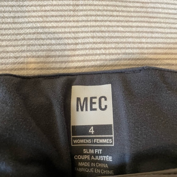 Women’s MEC softshell pants - Picture 3 of 6